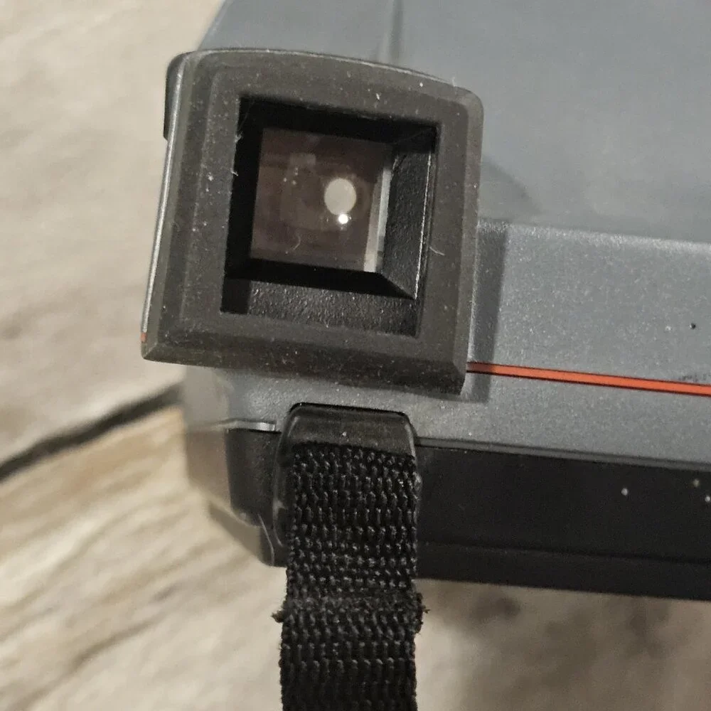 VTG Polaroid Camera 600 Impulse Instant Untested W Film Dead Battery‎ Retro